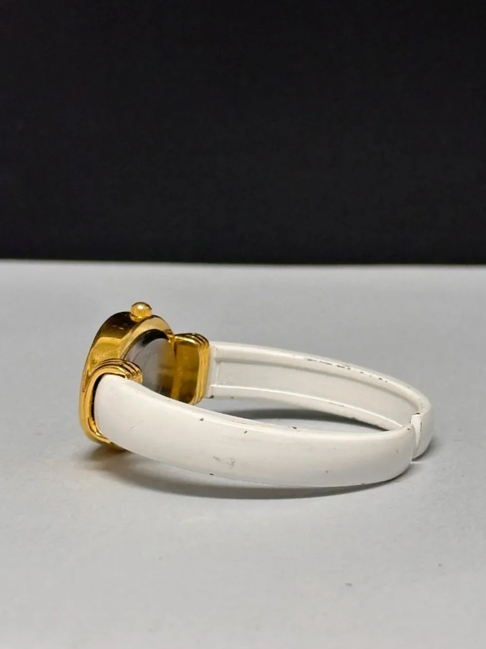 3/$30 Vintage Snowman Watch Women Gold Tone White Enamel Cuff Band 6.25